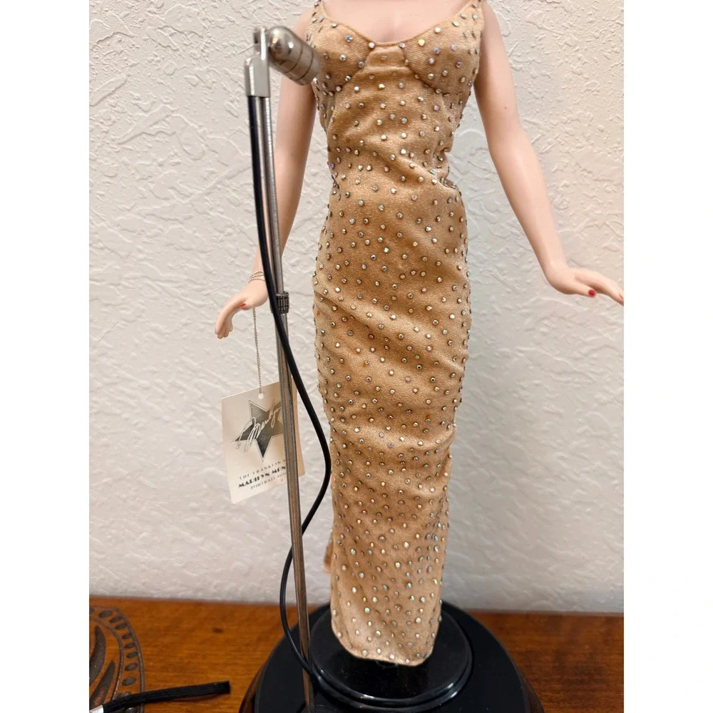 Franklin Mint Marilyn Monroe 18.5 Portrait Doll Happy Birthday Beaded Gown Icon